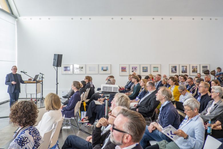 Cover Aus eins mach zwei &ndash; Die Transformation der Einfamilienhausgebiete